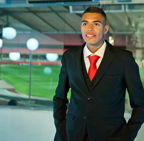 Rua Beija-Flor em Embu das Artes: História, Natureza e Beleza no Jardim Santa Clara Rua Beija-Flor em Embu das Artes: História, Natureza e Beleza no Jardim Santa Clara